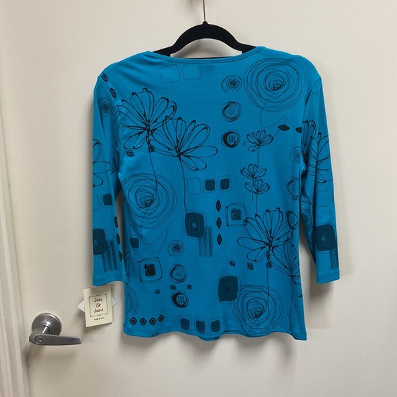 Top - Picture 2 of 2